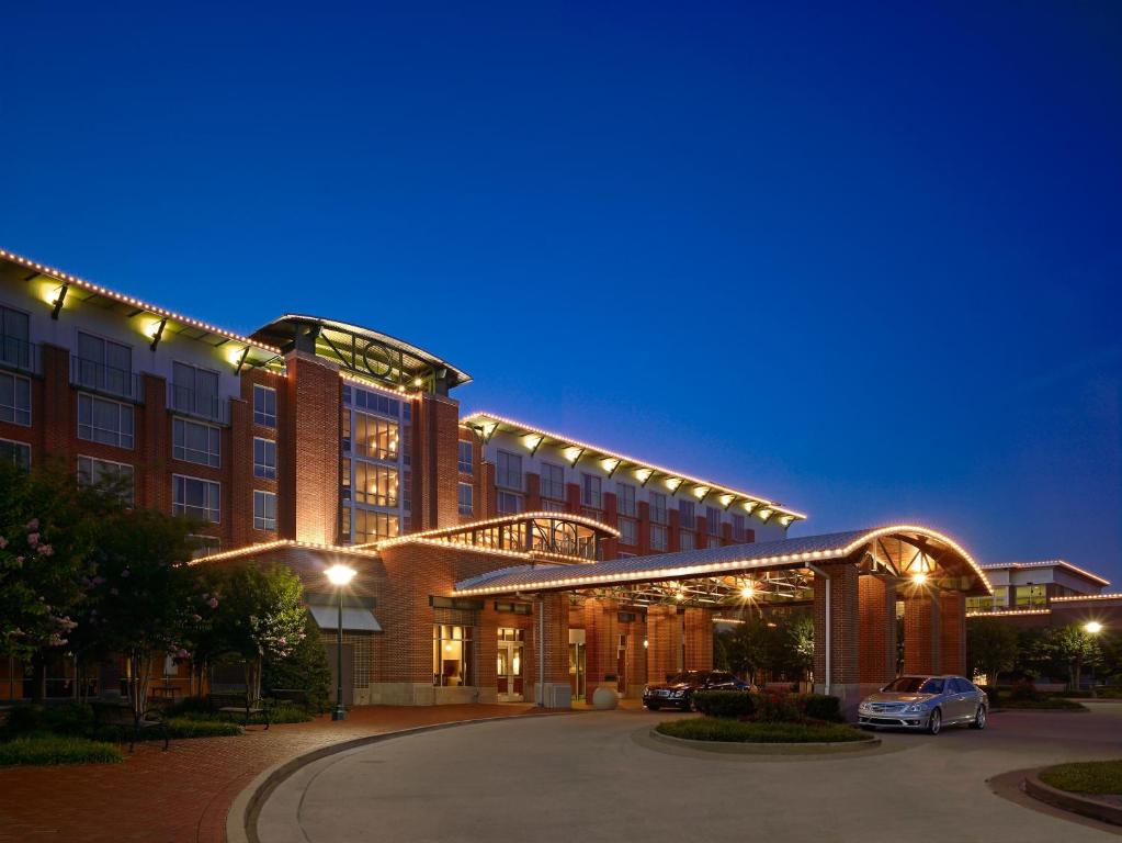 The Chattanoogan Hotel Curio Collection By Hilton Main image 1